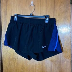 Women’s Nike shorts -like new